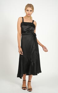 Modern_Bridesmaid_Model.jpg
