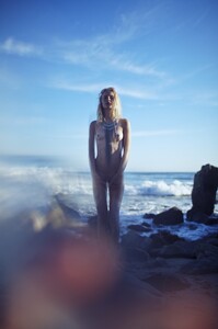 Steffi-Cook-by-Damien-Vignaux-012.thumb.jpg.2880d342871325fb6d13d3fc12cc4350.jpg