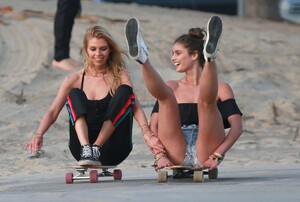 Taylor-Hill-and-Stella-Maxwell-14.jpg