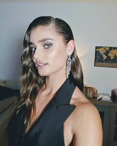 Taylor_Hill_123.jpg