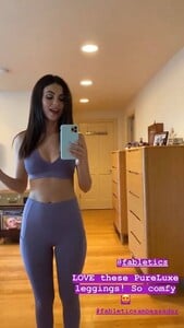 Victoria-Justice-Sexy-Ass-in-Leggings-2.jpg