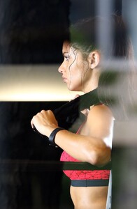adriana-lima-at-a-gym-session-photoshoot-in-new-york-09-062016_28.jpg