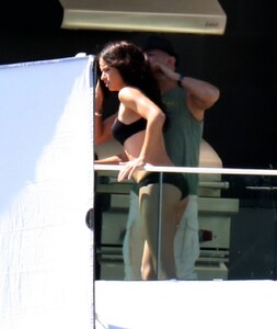 adriana-lima-at-victoria-s-secret-photoshoot-in-miami_4.jpg