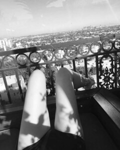 aimee-garcia-feet-8-photos-006.jpg