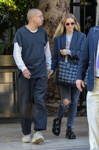 ashlee-simpson-and-evan-ross-bel-air-hotel-12-12-2021-7.jpg