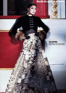 bb_ID1_1992_07_VALENTINO_HC_FW92_HOLA_010.thumb.jpg.b8976b0fcb903cc8bab28c592b9baae3.jpg