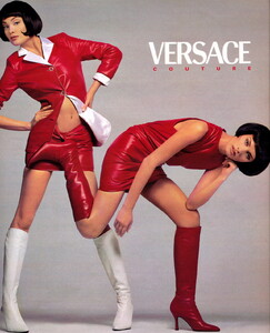 bb_ID_1995_07_AD_VERSACE_HC_FW95_010.thumb.jpg.d44b06a4cc6af436a0cb86e03981af5f.jpg