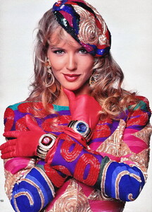 bb_JuditMasco_1992_07_BIO_VALENTINO_HC_FW92_HOLA_031.thumb.jpg.56fe60d513b91a03160e2af65e198fc9.jpg