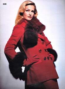 bb_KarenMulder_1992_07_BIO_DIOR_HC_FW92_HOLA_020.jpg