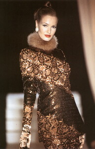 bb_KarenMulder_1994_07_SARLI_HC_FW94_COVER_BOOK_MODA_19_020.thumb.jpg.da2a6e3c80d5b86cacfc128e3e44e884.jpg