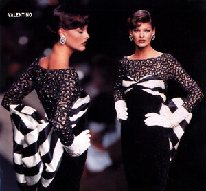 bb_LindaEvangelista_1992_07_VALENTINO_HC_FW92_HOLA_131a.thumb.jpg.8db32d22f1e79fd8f473b5a8240e4dd1.jpg