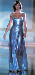 bb_LindaEvangelista_1994_07_VERSACE_HC_FW94_BOOK_MODA_010.thumb.jpg.d4be43dcadf48ea9f4115614a788a370.jpg