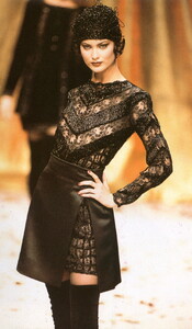 bb_ShalomHarlow_1994_07_VALENTINO_HC_FW94_BOOK_MODA_010.thumb.jpg.92104e28c962f23a8fe4d1cafd1653b7.jpg