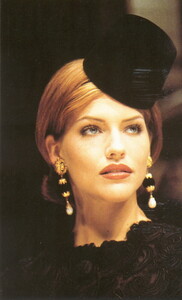 bb_TriciaHelfer_1994_07_BALMAIN_HC_FW94_BOOK_MODA_012.thumb.jpg.a3d8aca0302626adcc621f1b77f7be34.jpg