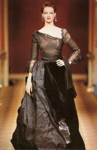 bb_ValerieJean_1994_07_LACROIX_HC_FW94_BOOK_MODA_010.thumb.jpg.a4d725a31a8a4f1ae4e6376050cd0283.jpg