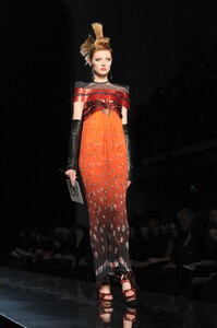 big_gaultier_show_20222.thumb.jpg.871f6ce54fb3d6248e60775c77859ed5.jpg