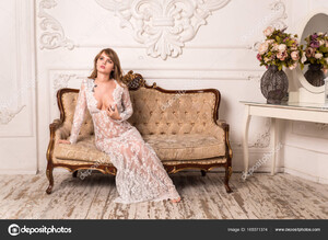 depositphotos_165571374-stock-photo-pretty-woman-portrait.thumb.jpg.54645f28aea145e03ee1770190c664bf.jpg