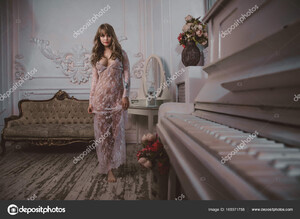 depositphotos_165571758-stock-photo-pretty-woman-portrait.thumb.jpg.8b29b4381b7dfefba9ced7a35289b35d.jpg