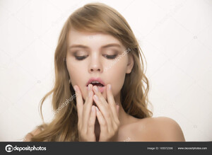 depositphotos_165572006-stock-photo-pretty-woman-portrait.thumb.jpg.d4e7101aeeb2f0dea23b527fb30ca08a.jpg