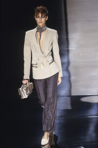 emporio-armani-ss-2001-3.thumb.jpg.8a12f5a5e335d43574f1ad8ca089a1e4.jpg