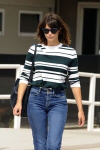 gemma-arterton-arriving-for-the-venice-film-festival-in-venice-italy-8-30-2016-5.jpg