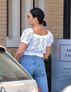 jenna-dewan-tatum-casual-style-shopping-at-barney-s-new-york-in-beverly-hills-4-26-2016-2.jpg