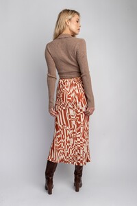 kylie-ribbed-sweater-297698_3648x.jpg