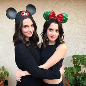 laura-marano-vanessa-marano-xmas-2.jpg