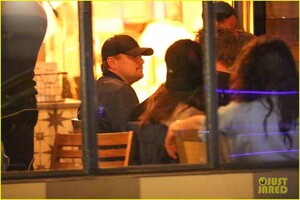 leonardo-dicaprio-tobey-maguire-dinner-with-austin-butler-54.jpg