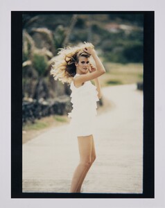 marco_glaviano-claudia-schiffer-8-polaroid_collection_1970_2000-10_7x8_5cm_1.jpg