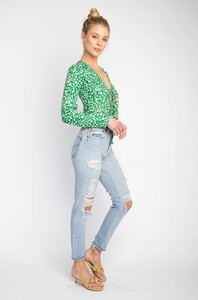 meg-blouse-567328_2400x.jpg