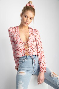 meg-blouse-911885_2400x.jpg