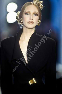 mugler_ww93_009_FashionAnthology.jpg