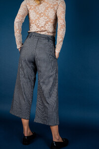 pantalon-eva-pied-de-poule-gris-1.jpg