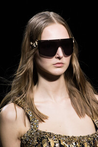 roberto-cavalli-clp-f22-018.thumb.jpg.95b7c65acee87ca0cd209d93aee5ebb6.jpg