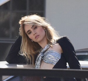 suki-waterhouse-photoshoot-09-21-2021-6.jpg