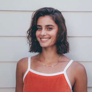 taylor-hill-cut-her-hair-instagram-photos-06-20-2020-2.jpg