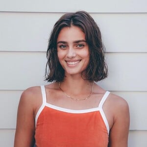 taylor-hill-cut-her-hair-instagram-photos-06-20-2020-6.jpg