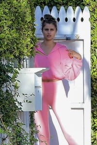 taylor-hill-leaves-her-house-in-los-angeles-03-02-2020-4.jpg