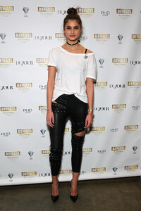 taylor_hill_attends_the_launch_of_behati_x_juicy_couture005.jpg
