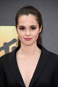 vanessa-marano-2016-mtv-movie-awards-1.jpg