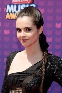 vanessa-marano-2016-radio-disney-music-awards-1.jpg