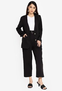 zalora-work-0393-9297775-4.jpg