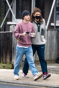 zendaya-and-tom-holland-out-in-london-01-23-2022-5.jpg