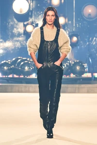 00029-isabel-marant-fall-2022-ready-to-wear-paris-credit-gorunway.webp