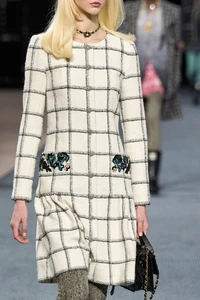 00079-chanel-fall-2022-ready-to-wear-details-paris-credit-gorunway.thumb.webp.beb3b622672f873f9fc2233e3f9a21d0.webp