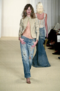 1003478453_RalphLauren2003WomenRTW66.thumb.jpg.4f0ef940e469960770e2d9357cbcf1d4.jpg