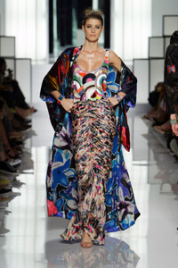 1019493931_EmanuelUngaro2003HauteCouture208.thumb.jpg.4006d9d5c101de5de51cbdc1225d9349.jpg