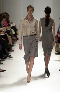 104821440_AlbertoBiani2001WomenRTW2.thumb.jpg.0b8a00eb9f636e74b6aa3eb3976b627a.jpg