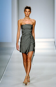 1071614610_MaxMara2002WomenRTW25.thumb.jpg.7dce7ae1023ce5a3d6c7f9580897ef4a.jpg